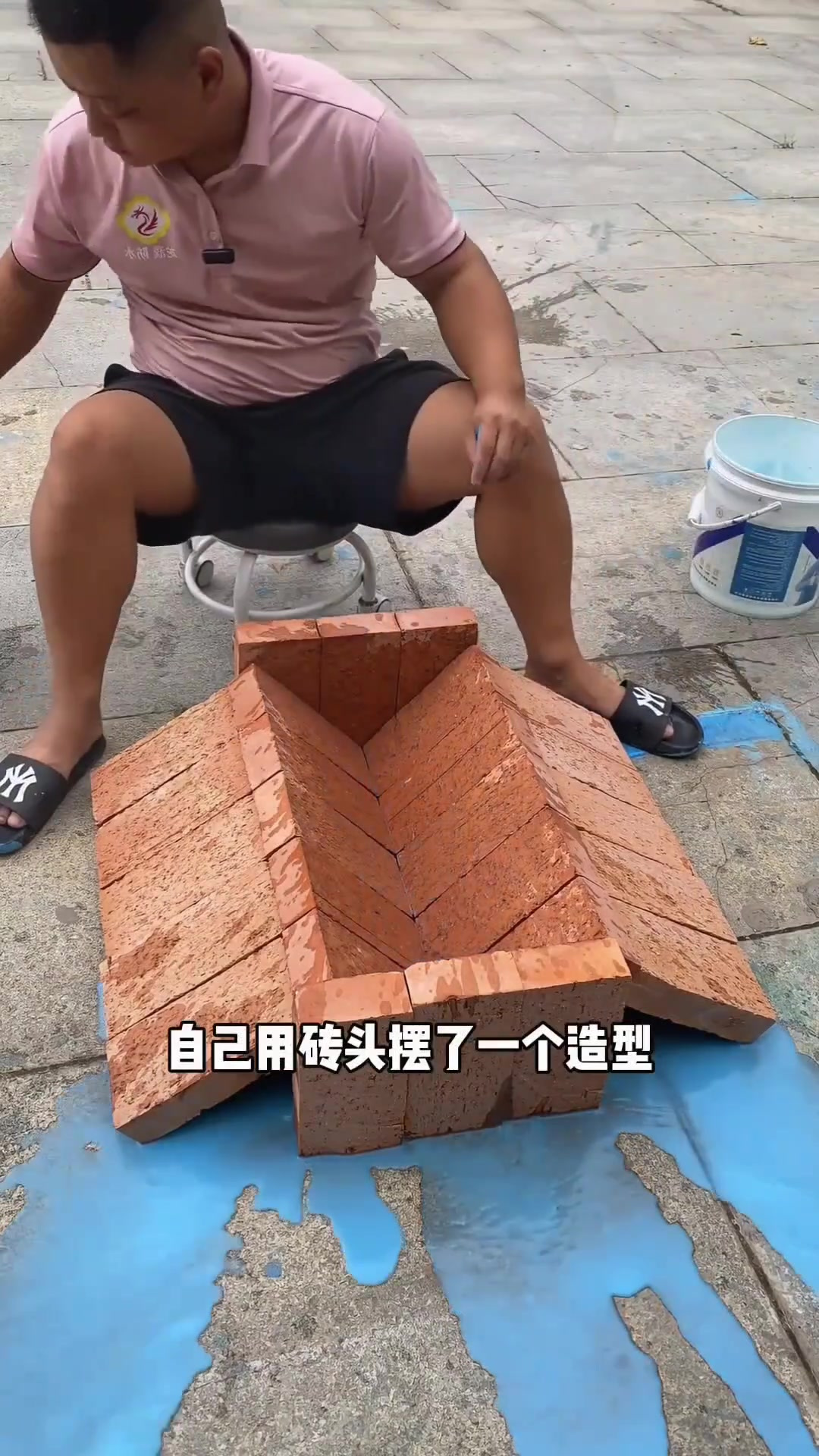 用砖头自制鱼缸,花小钱实现大创意,效果竟然如此出色!