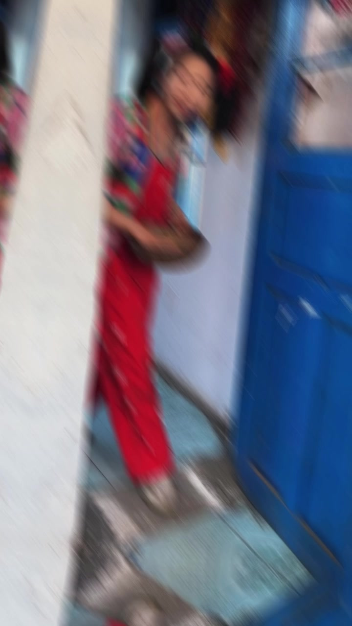 逮着饭店送鸡蛋,小寡妇的意思很明显了吧