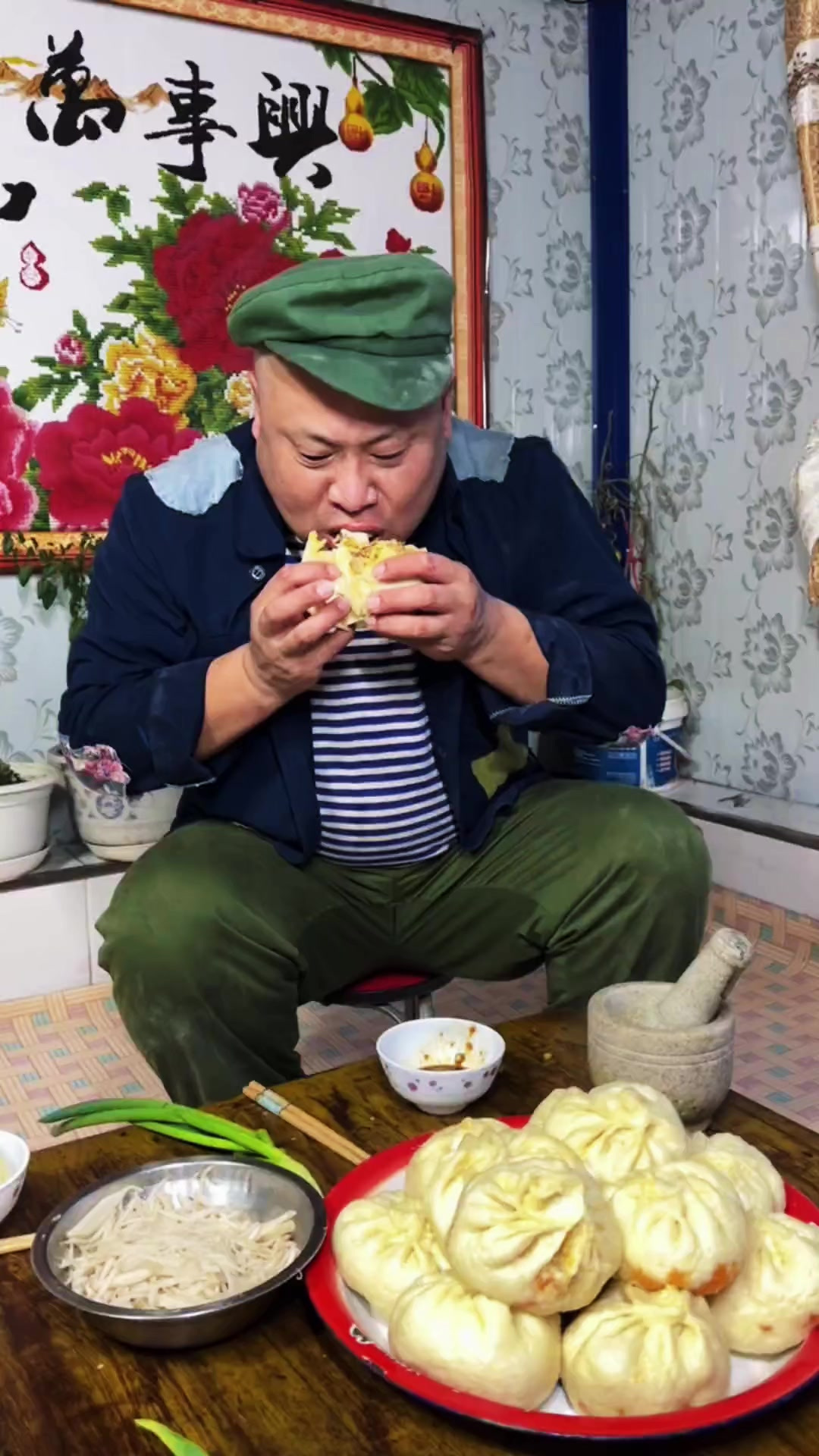 东北猫冬生活,肥肠排骨馅包子真的好好吃啊