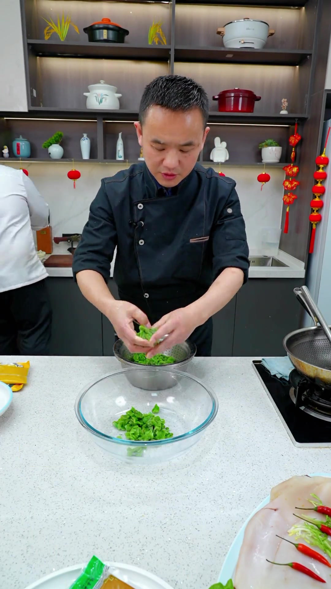 简单方便的凉拌莴笋干,清脆爽口,好吃又解腻