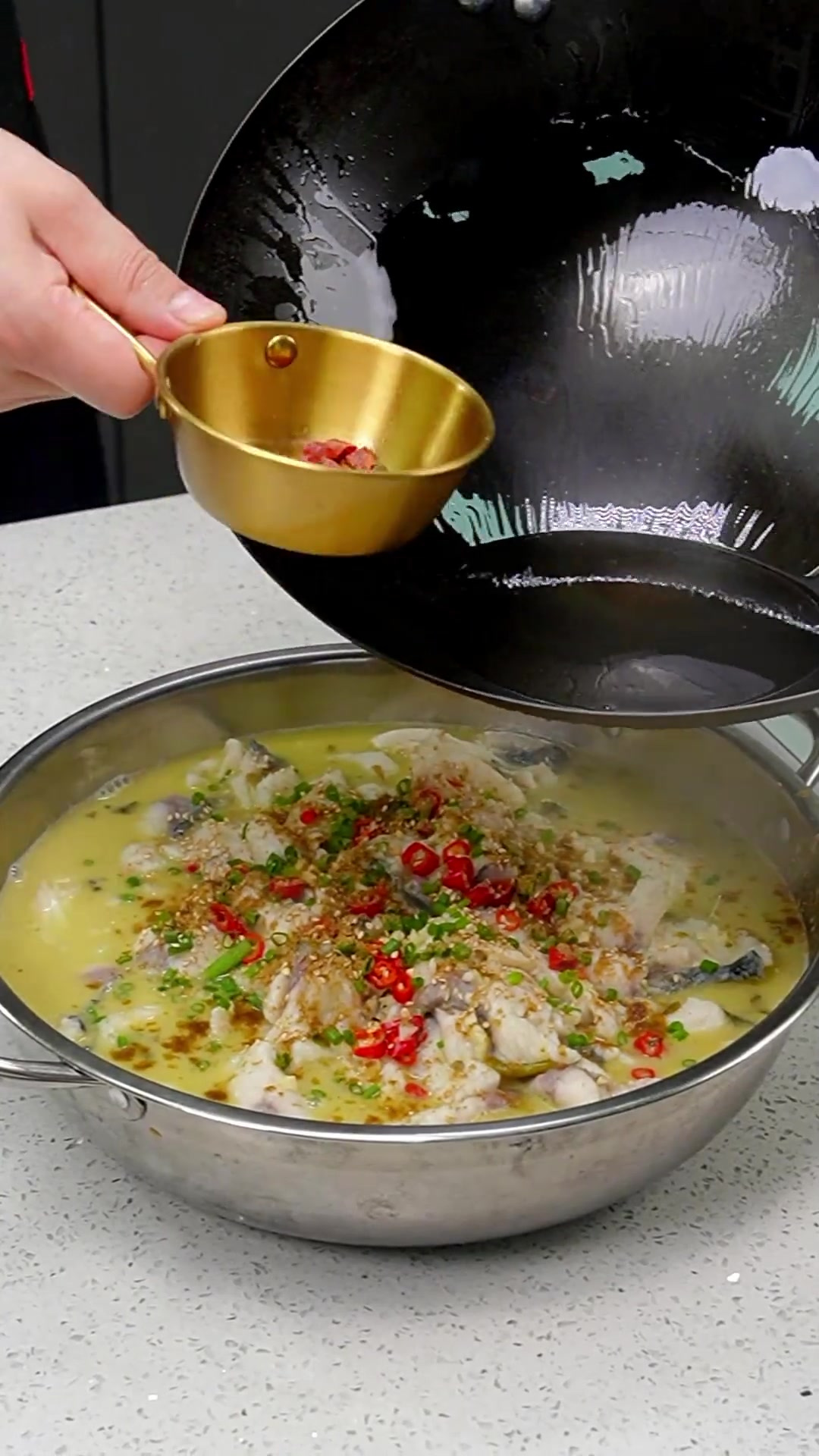 酸菜鱼制作详细过程,你要是认真看了,也会做出漂亮的酸菜鱼来