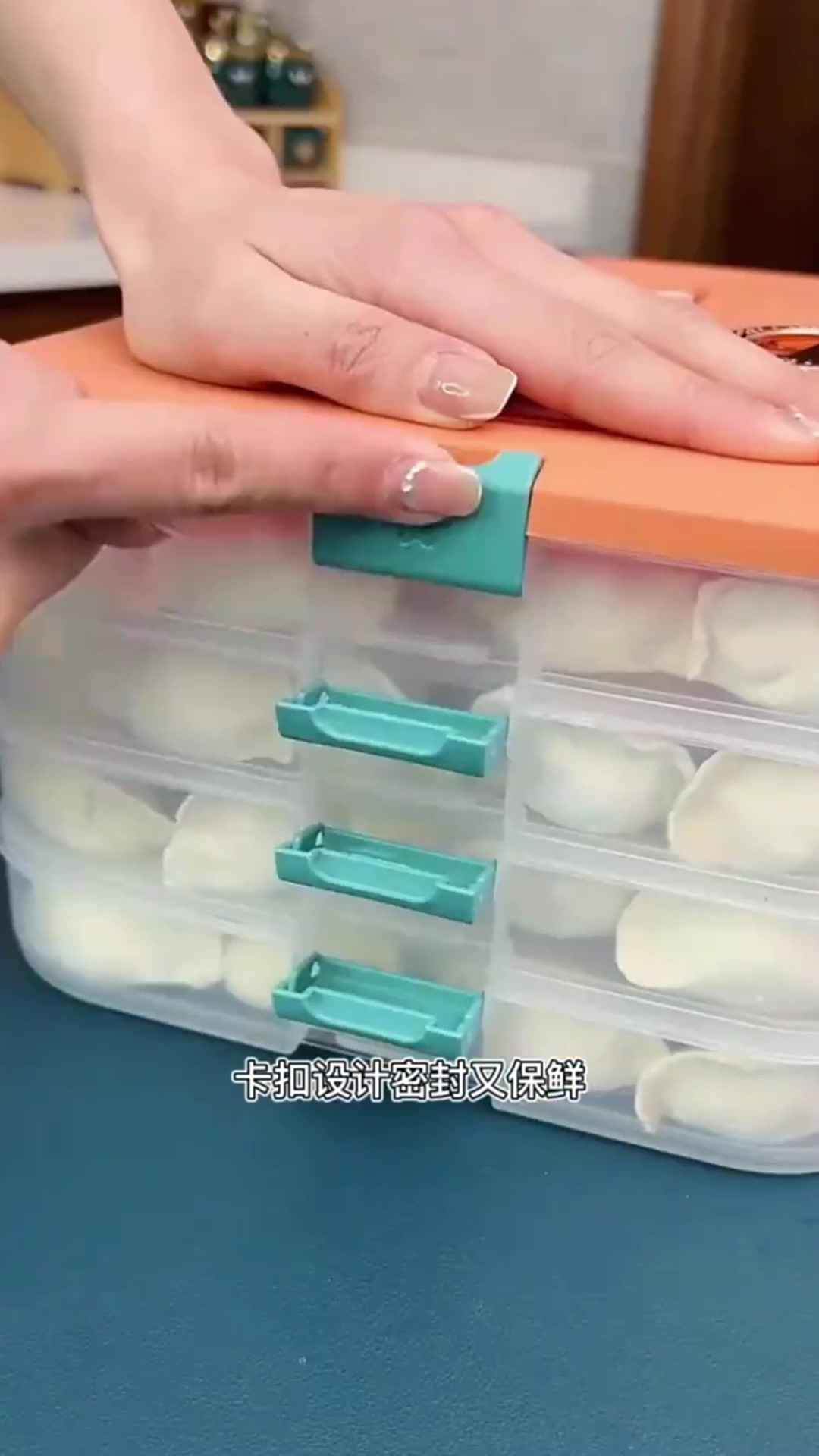吃不完的饺子没地方放?看婆婆怎么做,用这个小盒子,方便多了