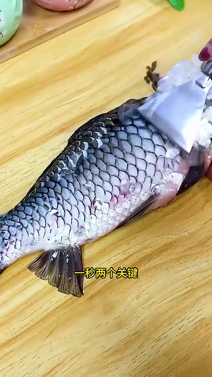 有了这个不锈钢家用刮鱼鳞器,处理鱼鳞方便又省力