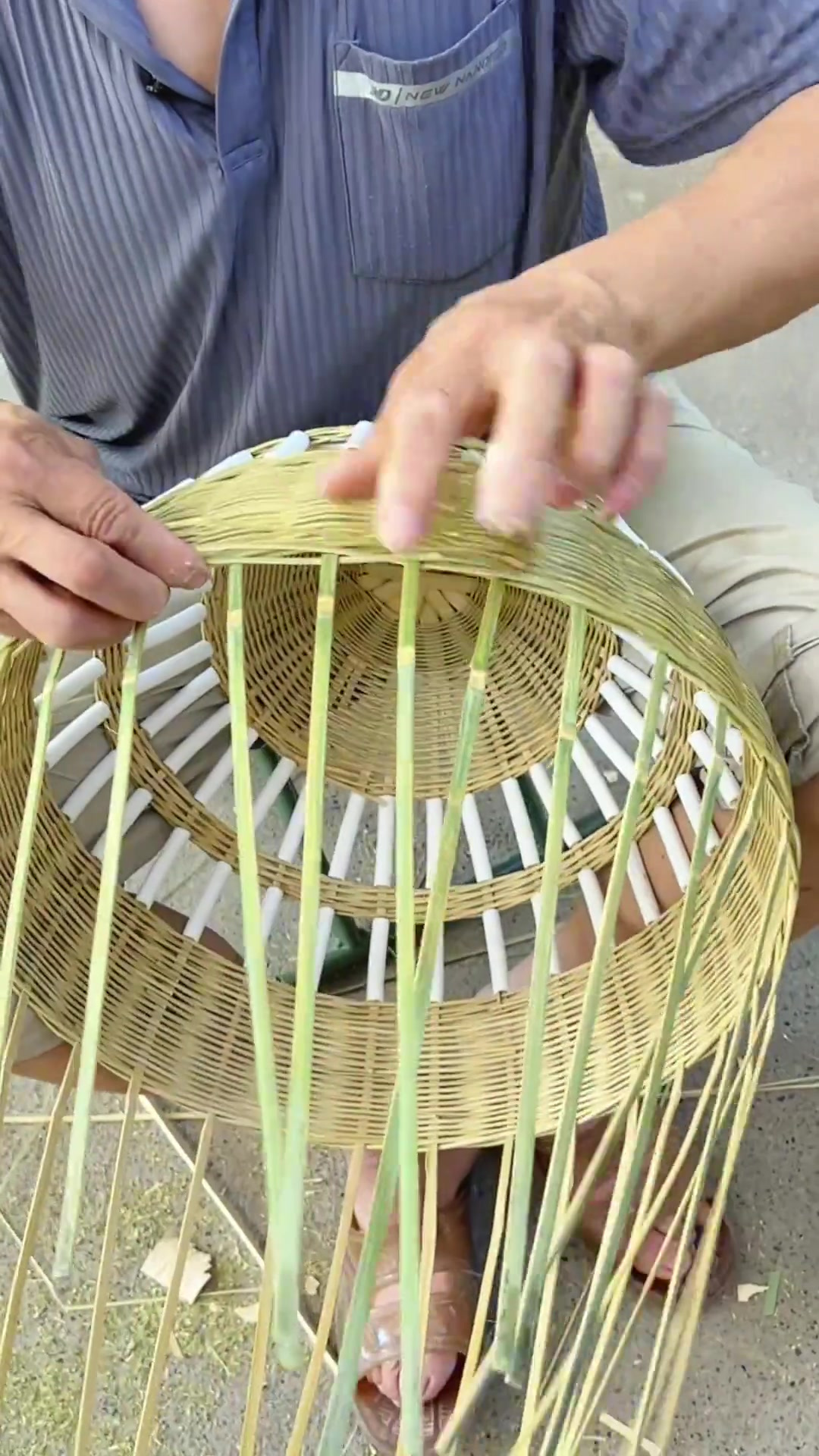 竹编斗鸡笼，纯手工打造的自然之美