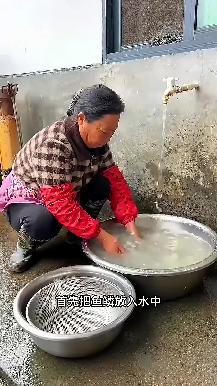 简单易学的鱼鳞冻做法,口感弹嫩美味无比,快来尝试!