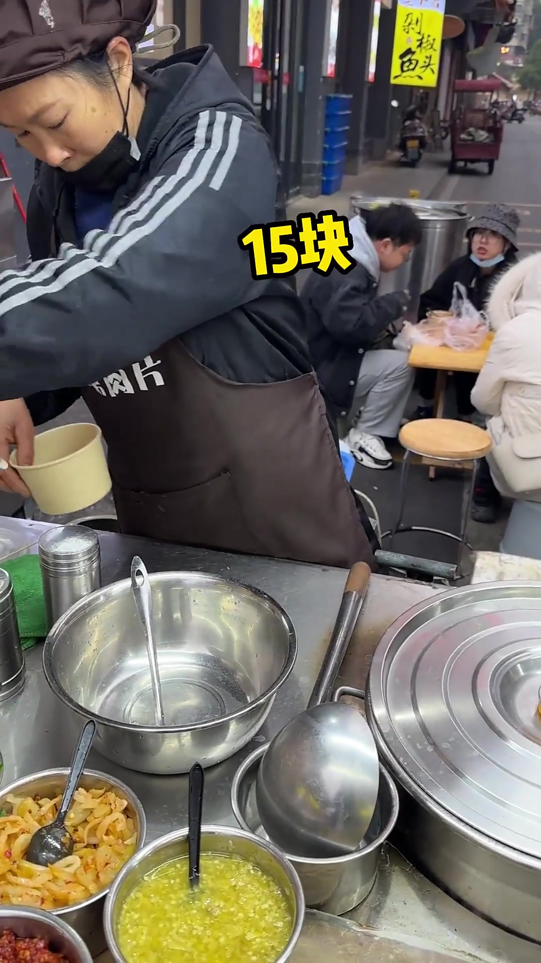夜市里15一份的福鼎肉片!香菜加满也太馋人吧!
