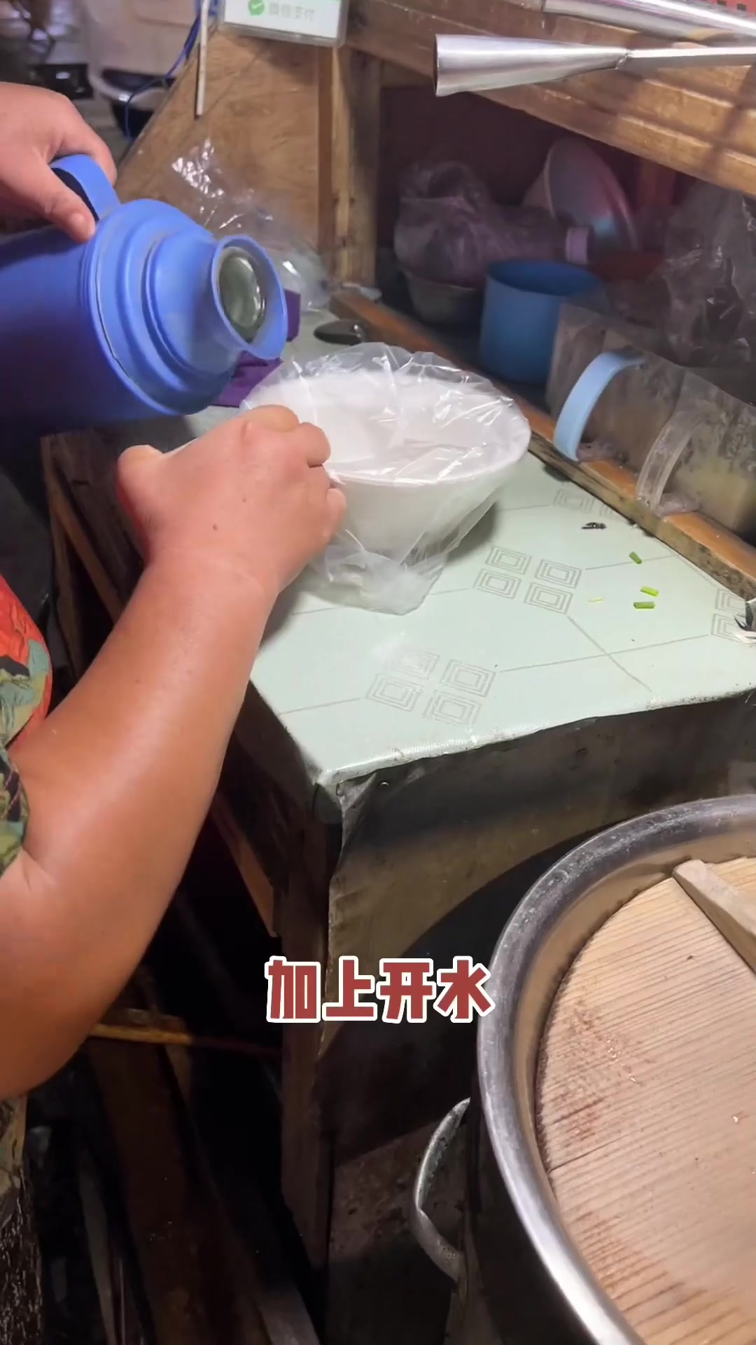 偶遇温州街头馄饨车～泡泡馄饨我真的爱了,还有生烫肉!巨好吃!