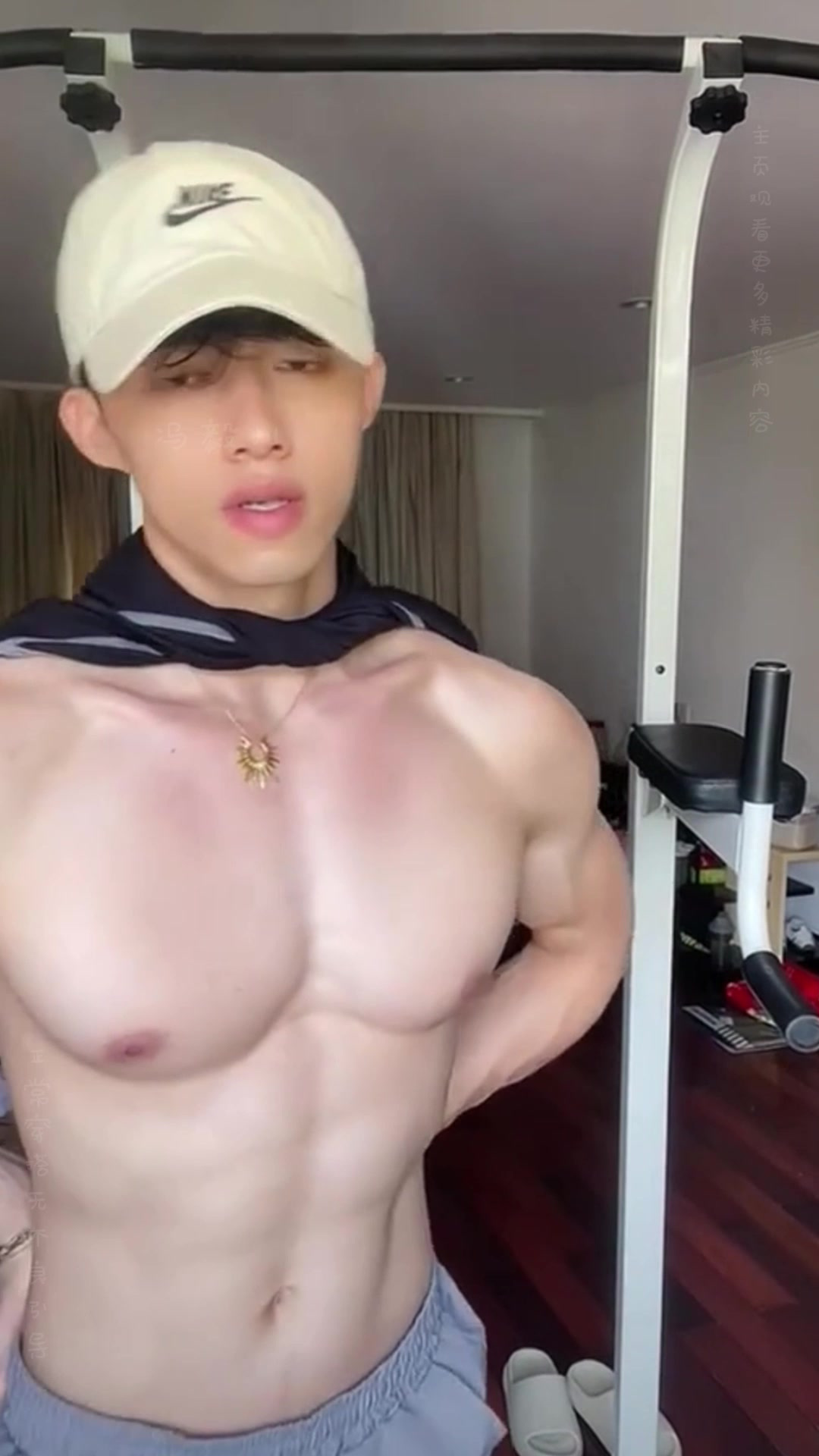 太炫啦!帅小哥哥,解锁肌肉帅哥的潮流健身穿搭