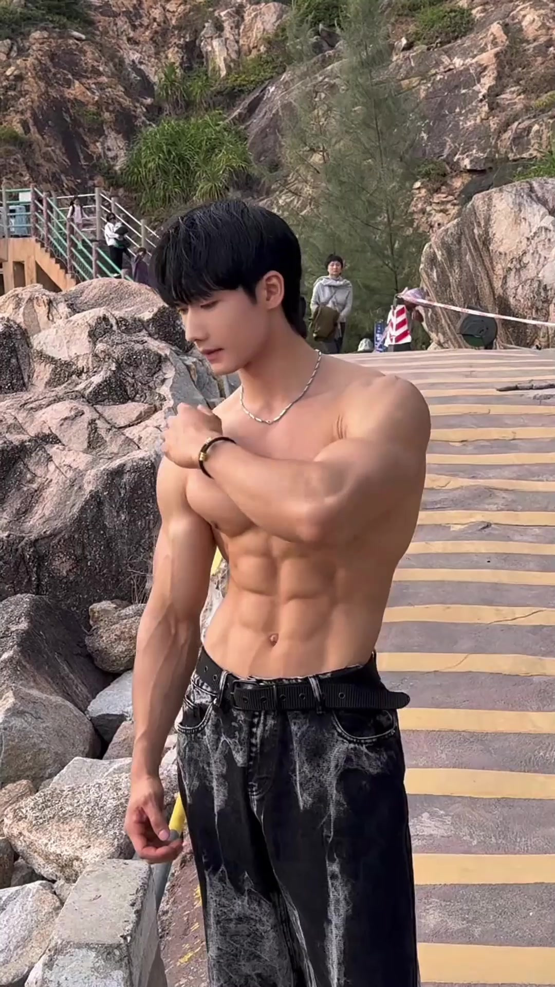 腹肌小哥哥 腹肌小哥哥 人鱼线 帅哥