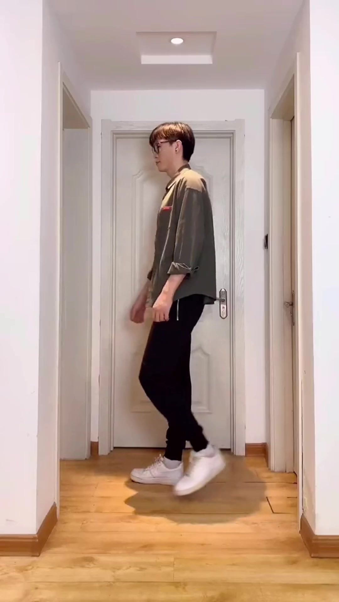 腹肌帅哥,肌肉男养成中