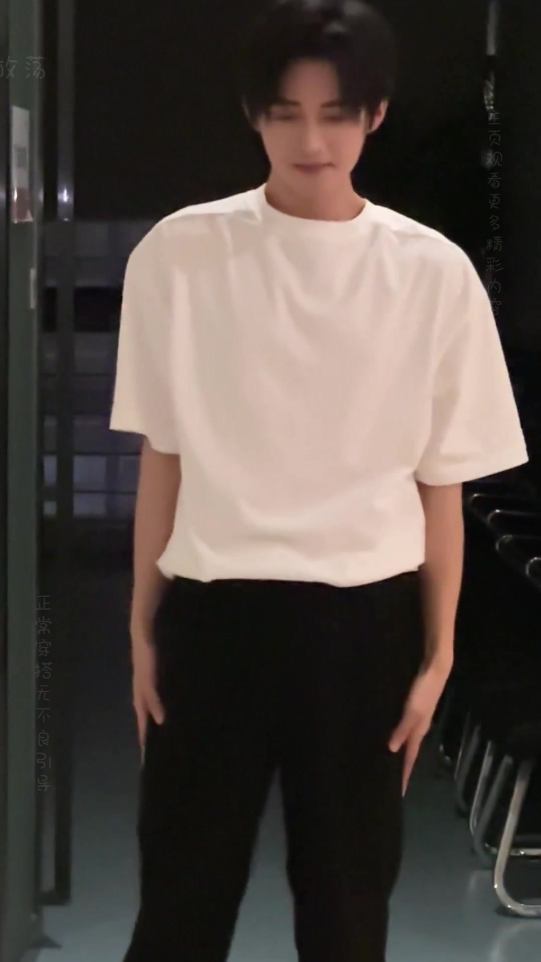 你们觉得是这衣服好看,还是肌肉猛男好看?