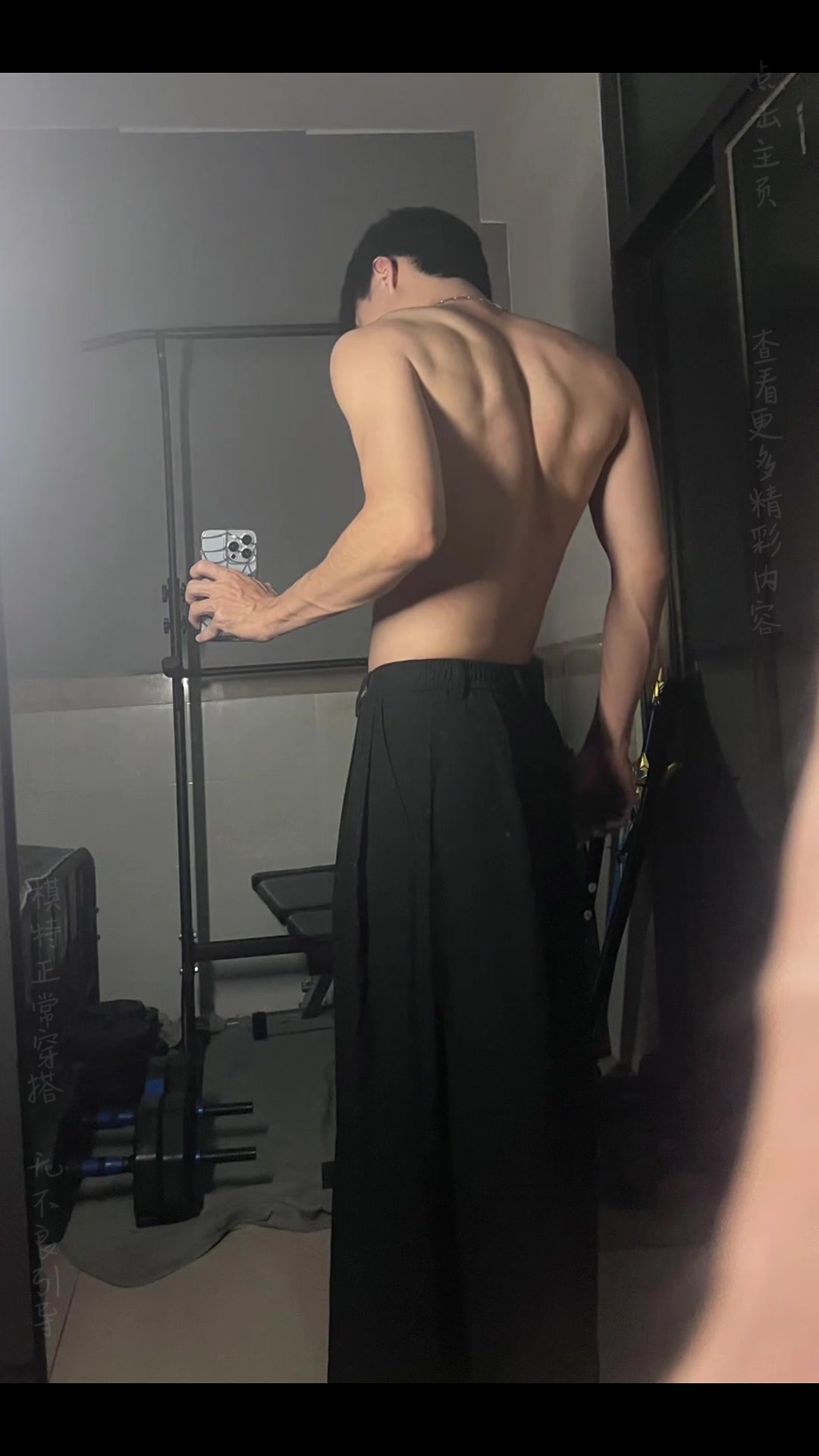 爱好健身的肌肉男生颜值在线这么完美的身材还有必要在健身吗