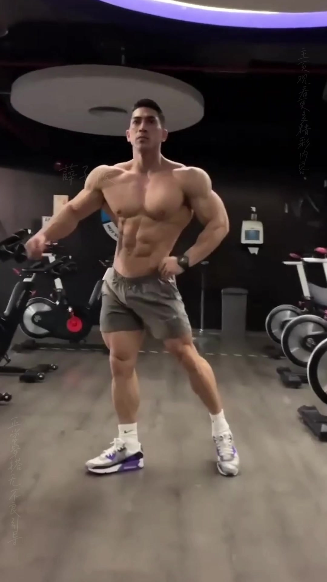 如此强壮的肌肉男神背部训练动作大全