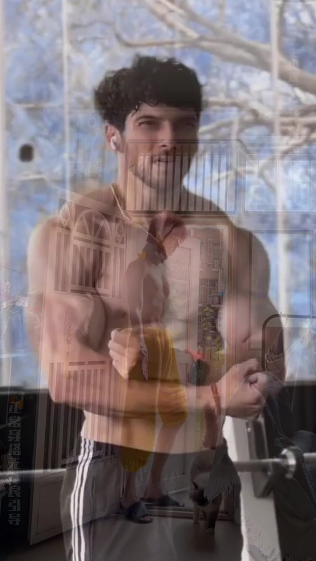 帅哥这是把鸭舌帽焊在头上了吗?