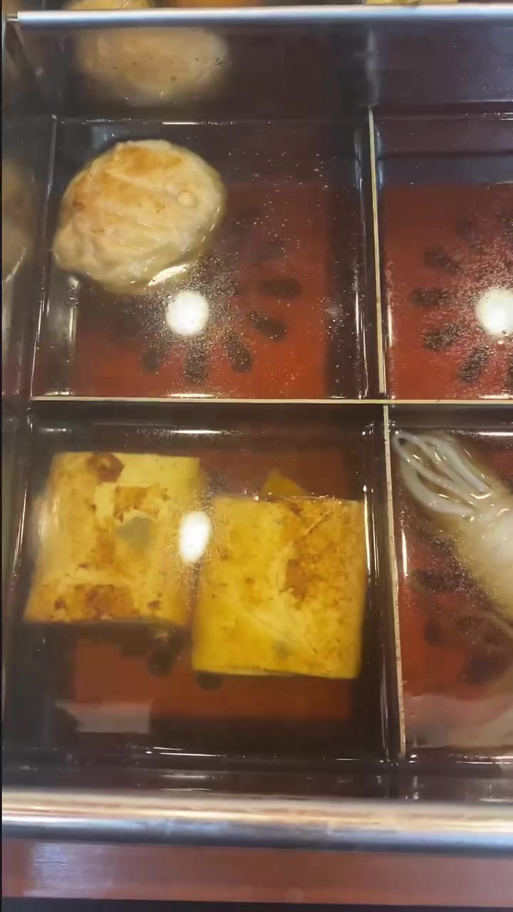 济南便利店的烤鸡腿太好吃了 冰皮月亮蛋糕 热乎乎的关东煮 哇