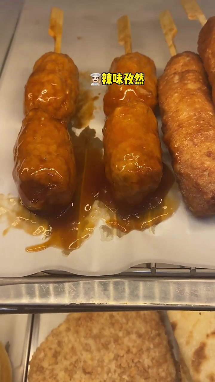 济南便利店的烤肠太爱了 甜辣年糕也很好吃 这次的关东煮颜值很高