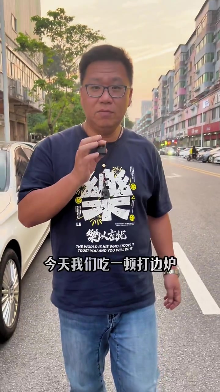 打火锅,广东人叫打边炉,旧时的打边炉是站着吃的