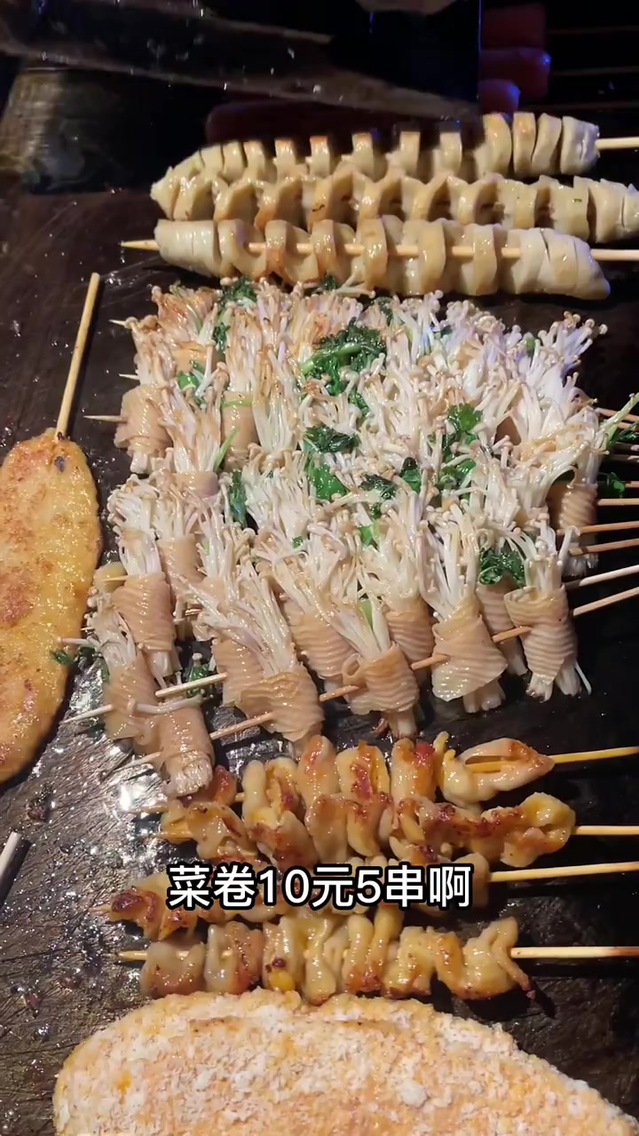 东北深夜小吃车,豆皮和菜卷!