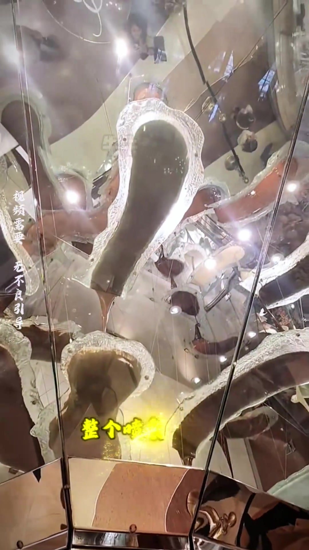 世界最大巧克力喷泉:高度27英尺,吸引游客眼球的美味艺术品