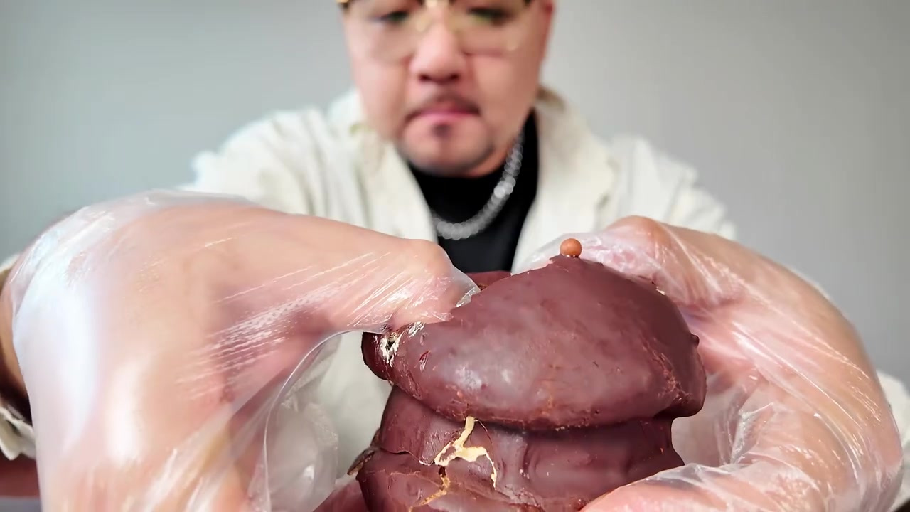 沈阳爱吃汉堡,爱吃巧克力,那就尝一下这巧克力“汉堡”