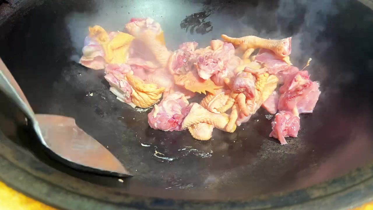 沈阳铁锅炖一切!