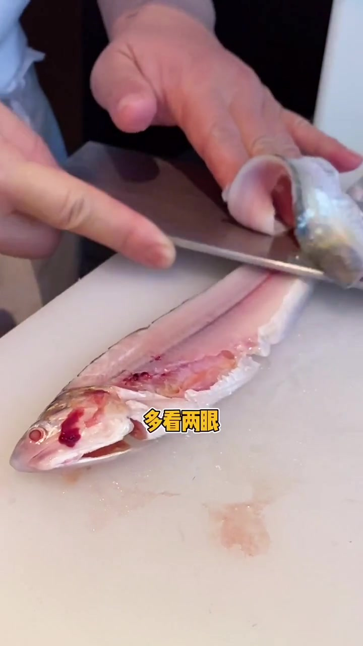 大白兔罗宋汤和话梅糖排骨你吃过吗 还有刀鱼馄饨也是绝了