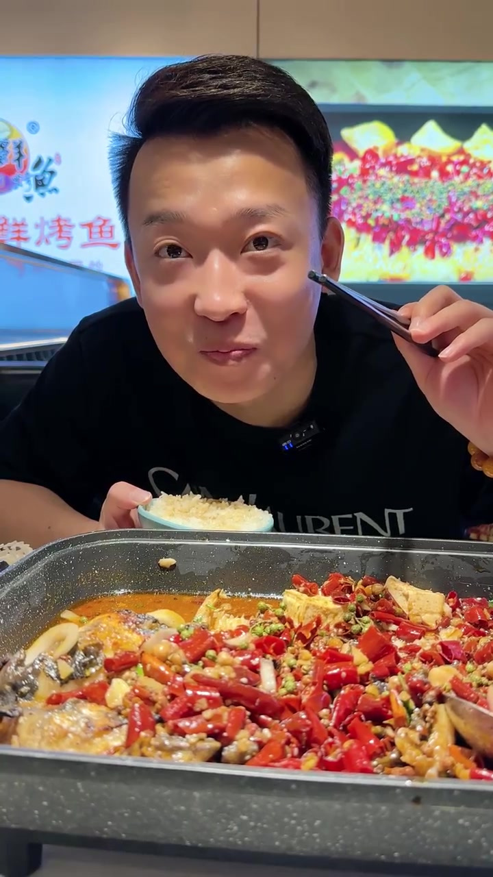 醉巴鲜的经典麻辣豆花烤鱼,真是百吃不厌