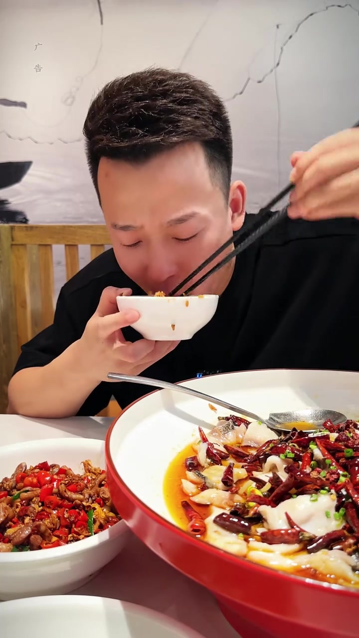 小炒菜这一块还的看彭厨