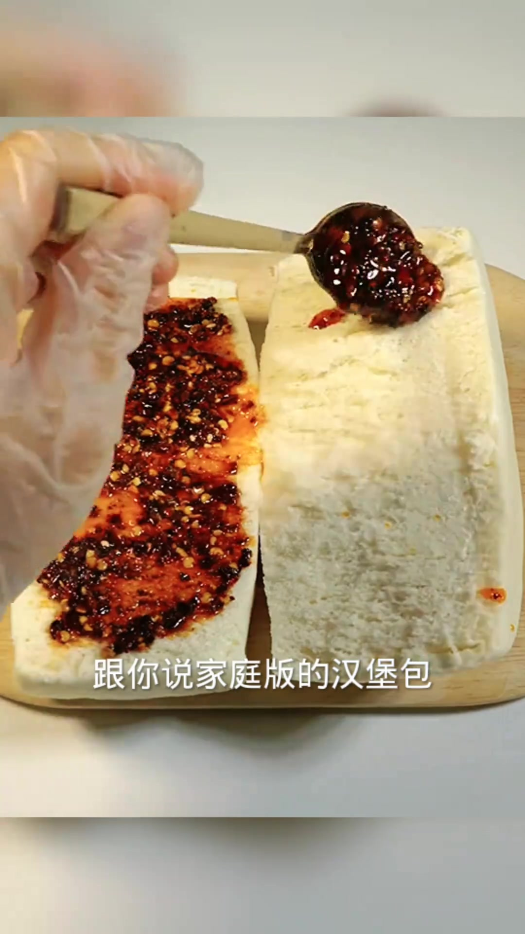 家庭自制汉堡:简单美味的汉堡包做法,轻松享受爆汁口感