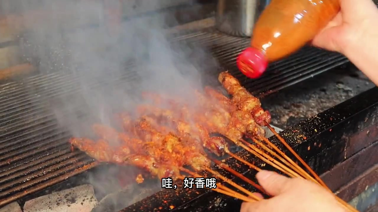 重庆入冬了,就要吃小火炉羊肉煲,配个芝麻酱方便面!