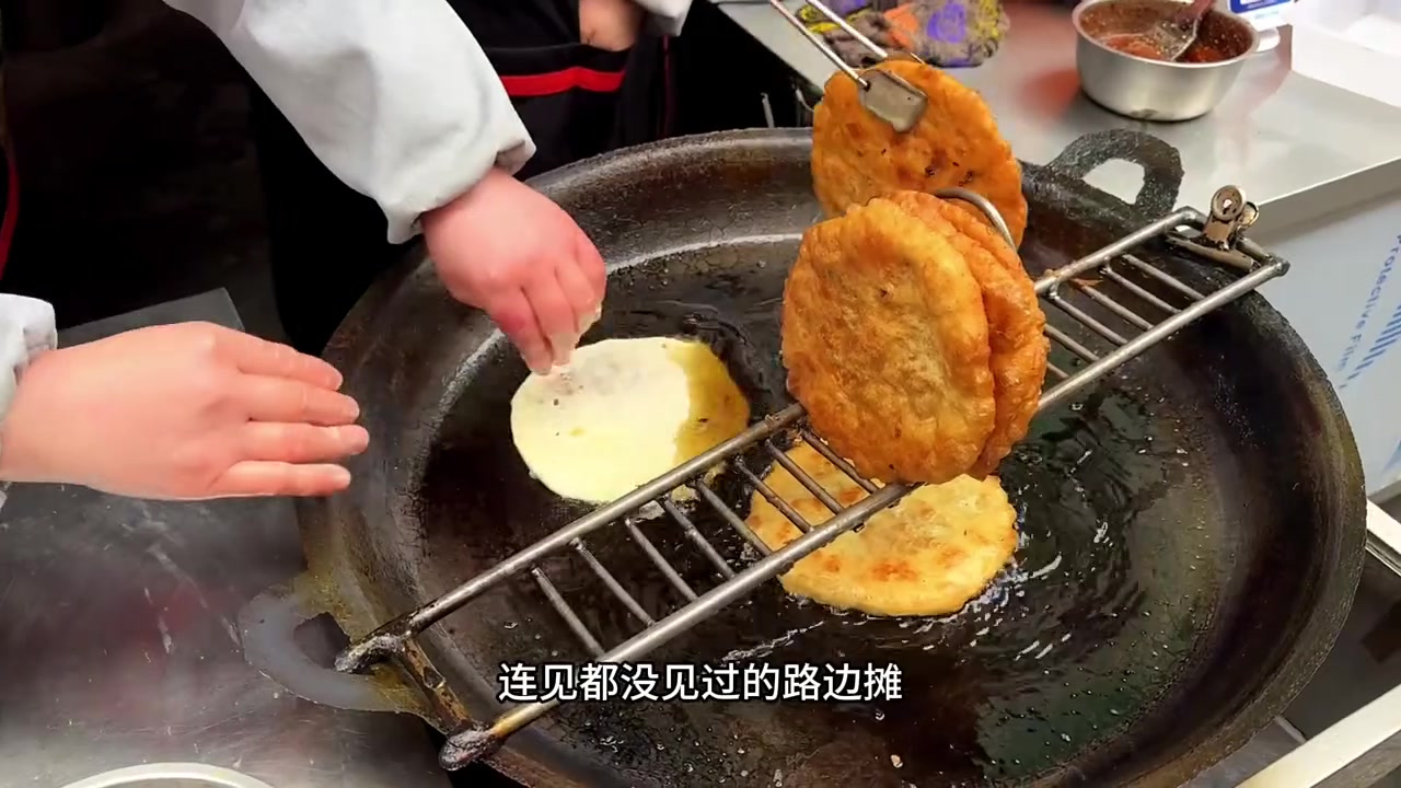 重庆一条视频带大家看看,重庆那些已经快消失的路边摊!