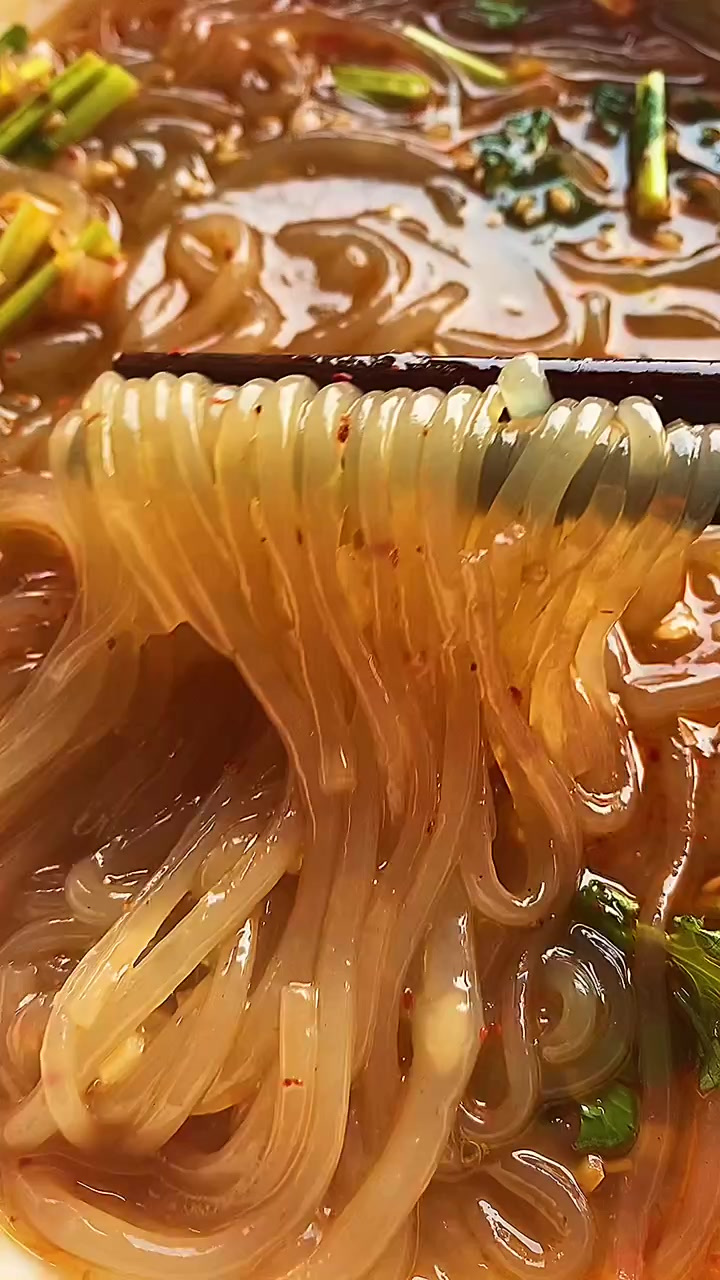 酸辣粉这样做简单又好吃,速度还快