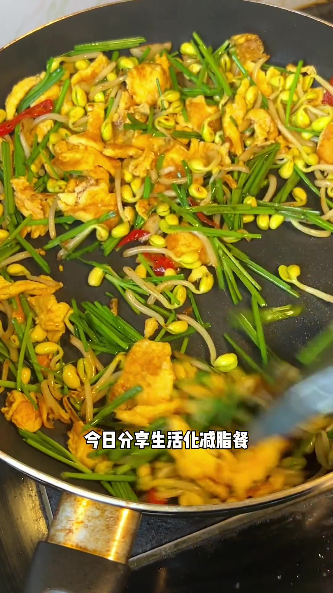 素炒豆芽菜，几乎没啥热量！做法也简单