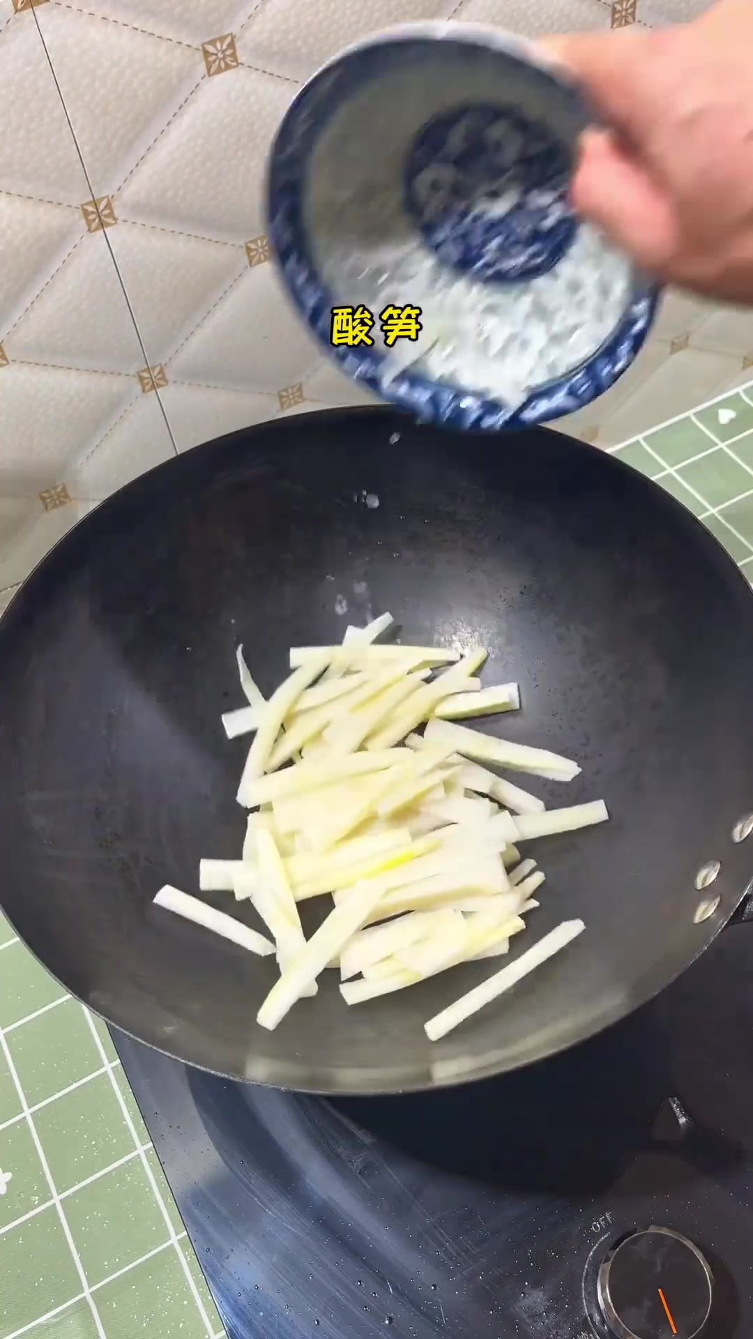 当酸笋遇上啤酒鸭,这便是广西特色菜,酸笋鸭!