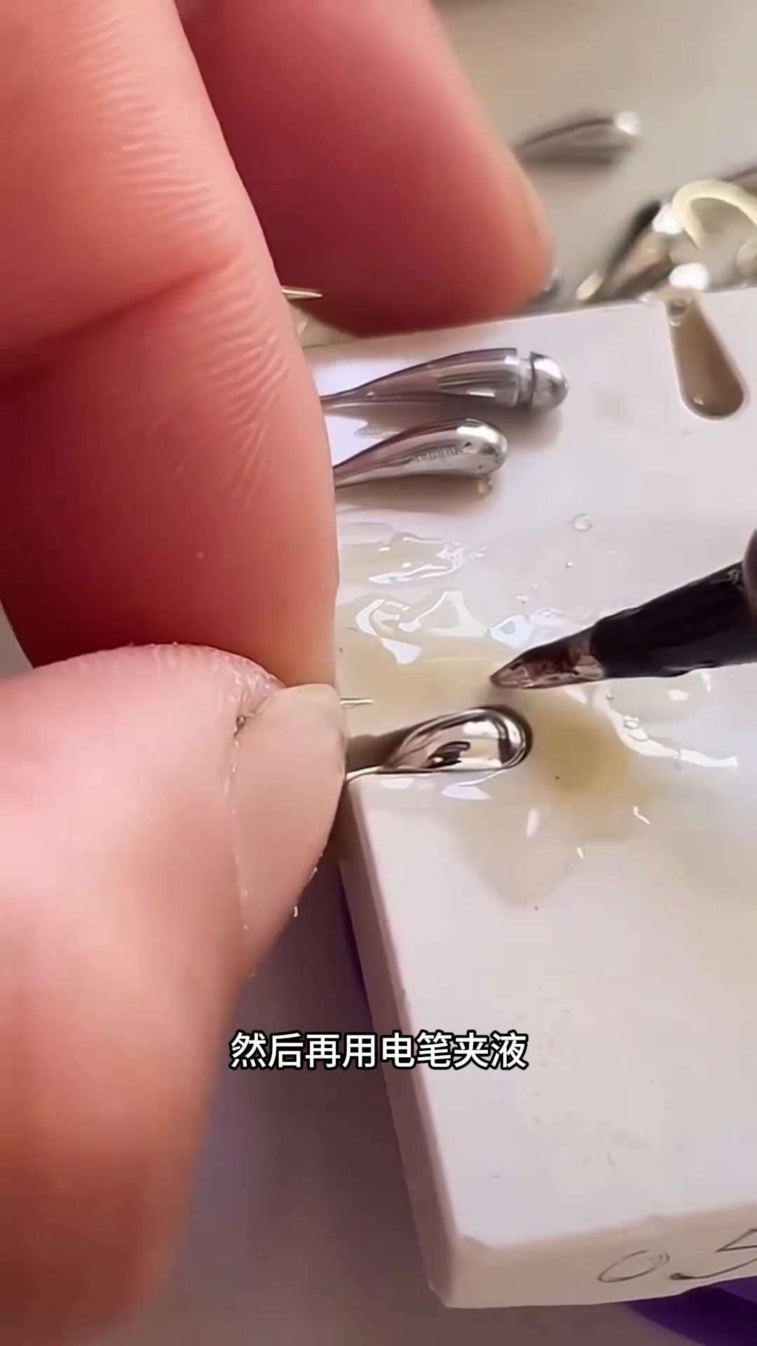 揭秘鱼钩制作过程:简单步骤轻松完成钩具成型技巧