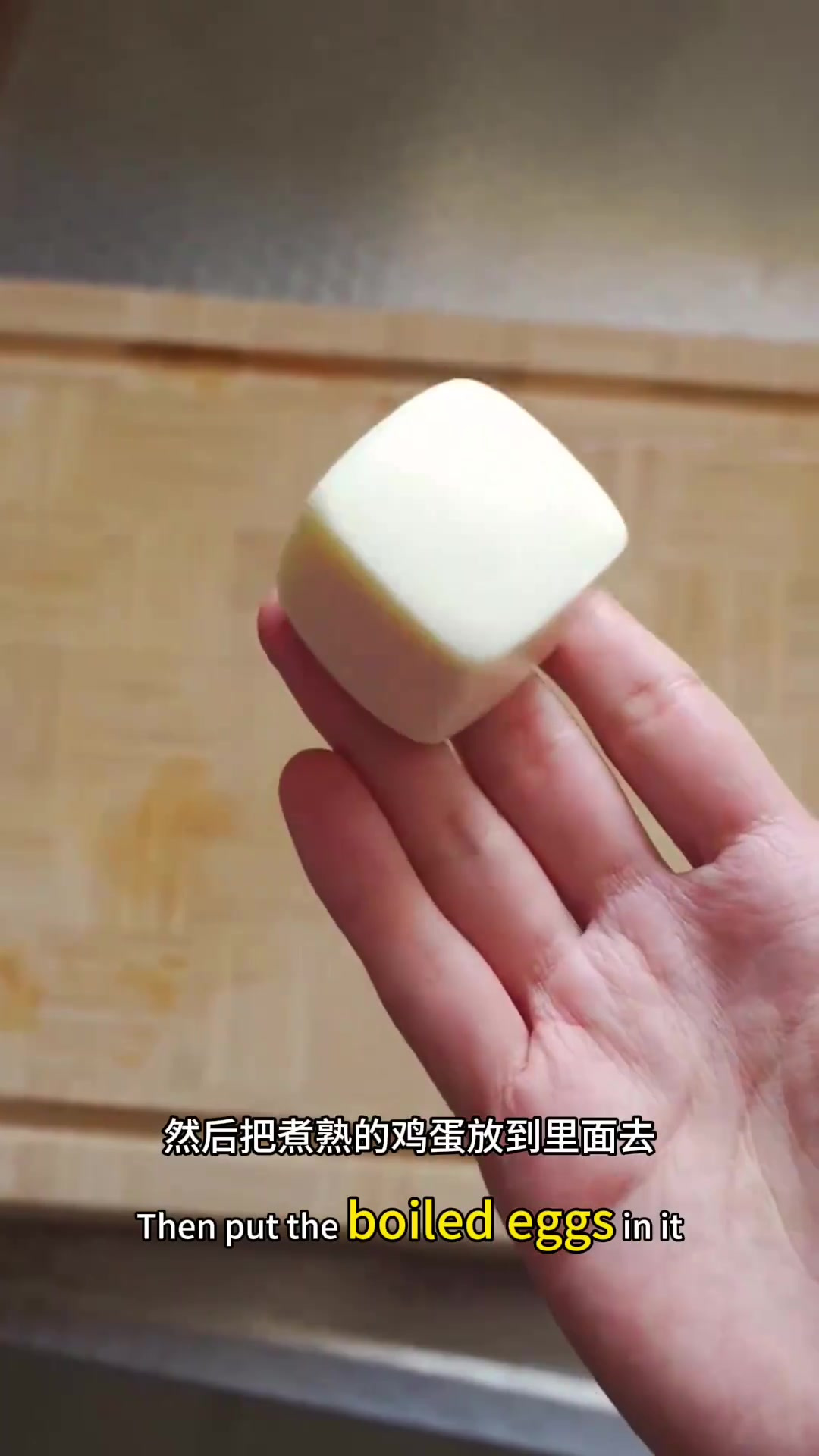 老表用不锈钢巧思将煮蛋变方形,创意摆盘成为美味艺术品!