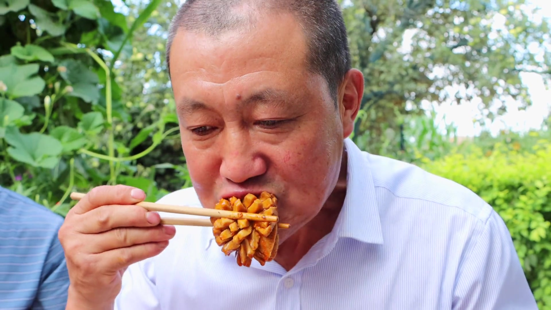 都说牛鞭是好东西,今天买2副做纸包牛鞭,劲道弹牙,味道果真香