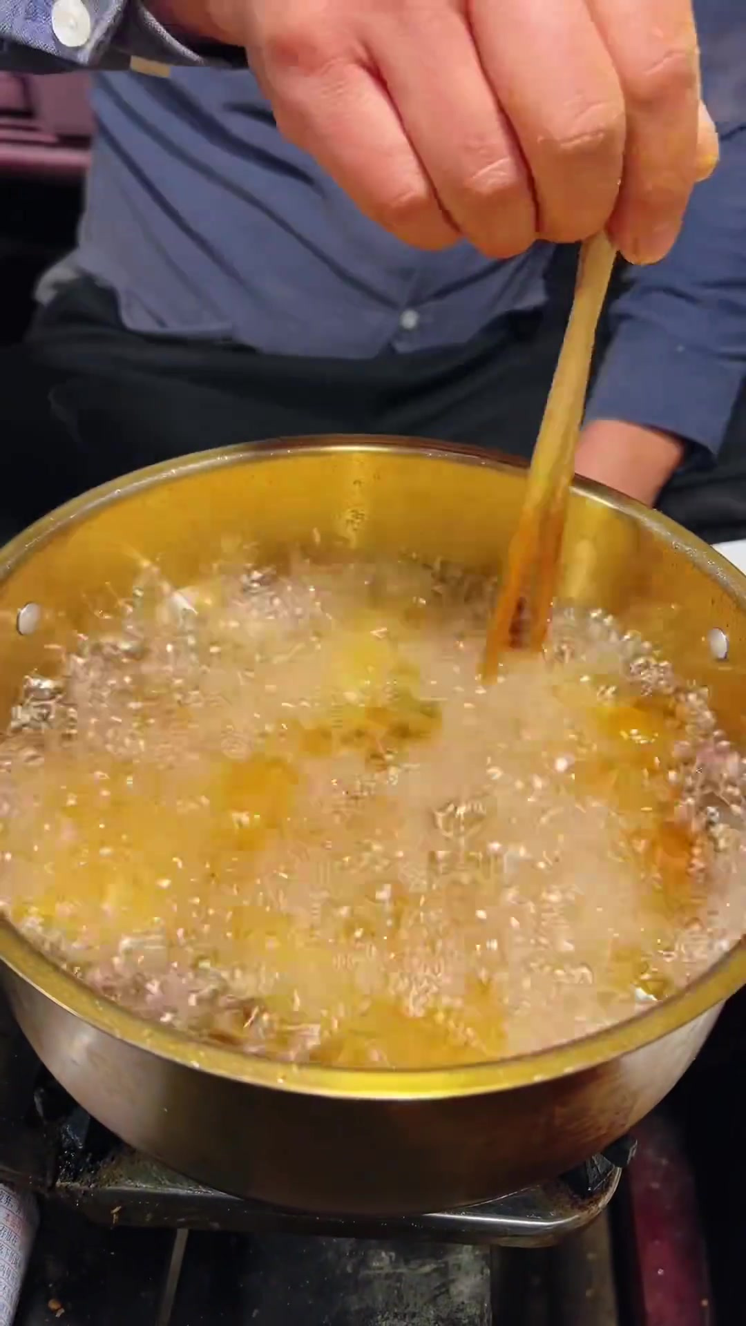 你吃过辣冒烟的翘脚牛肉面吗?也恭喜九妹喜提新窝_3
