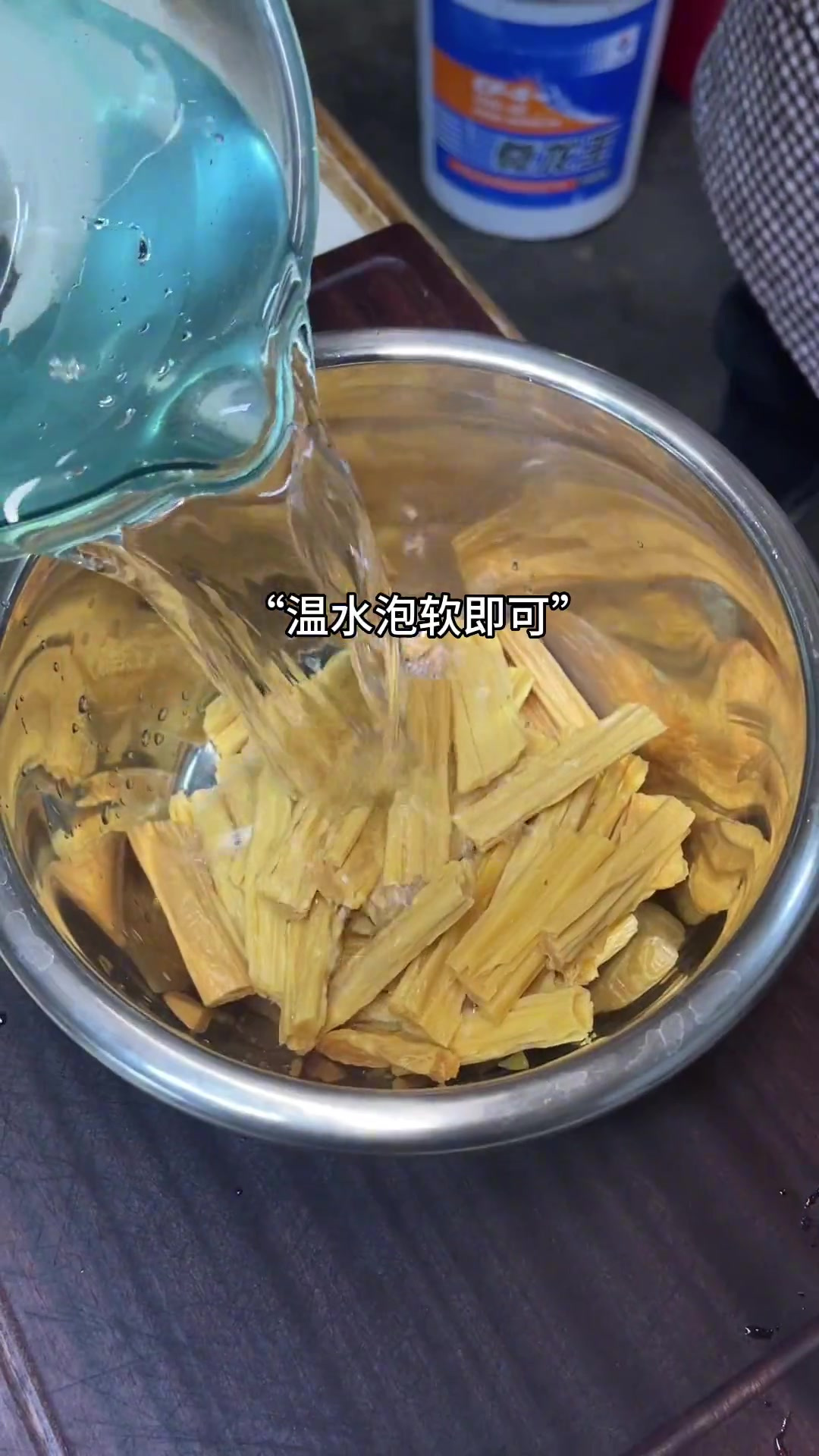 真后悔这么晚才知道,排骨还可以搭配腐竹,婆婆做的排骨红烧腐竹