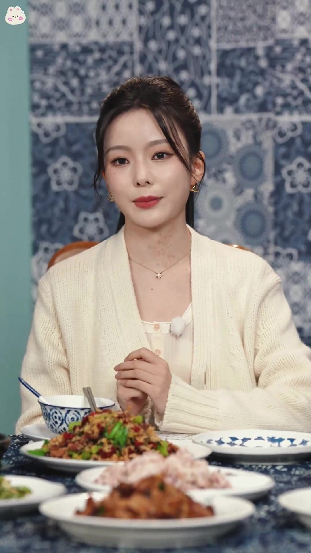 陈卓璇吃荔波酸肉,这道贵州美食背后竟藏着这些