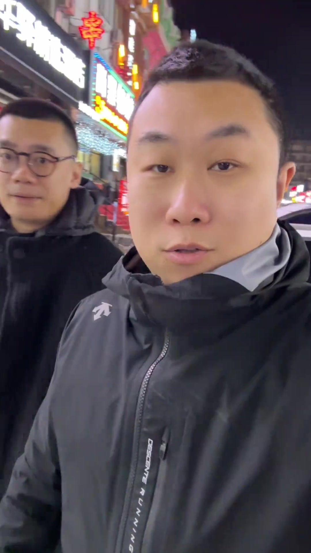 今天代言人来巡店啦,看看店面情况