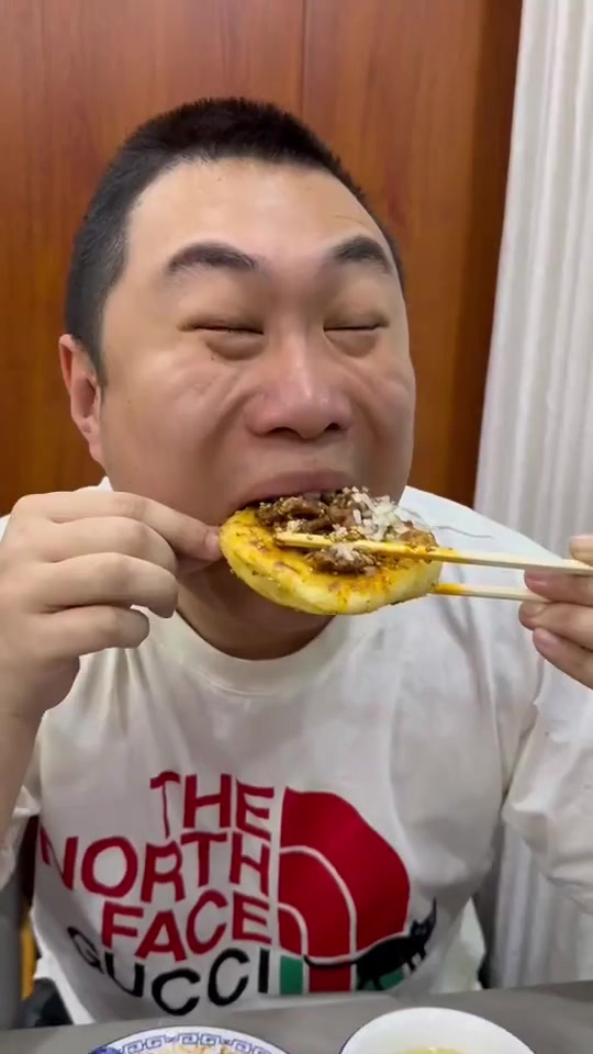 后悔没早点来的原味烧烤，牛腱子片嘎嘎香！