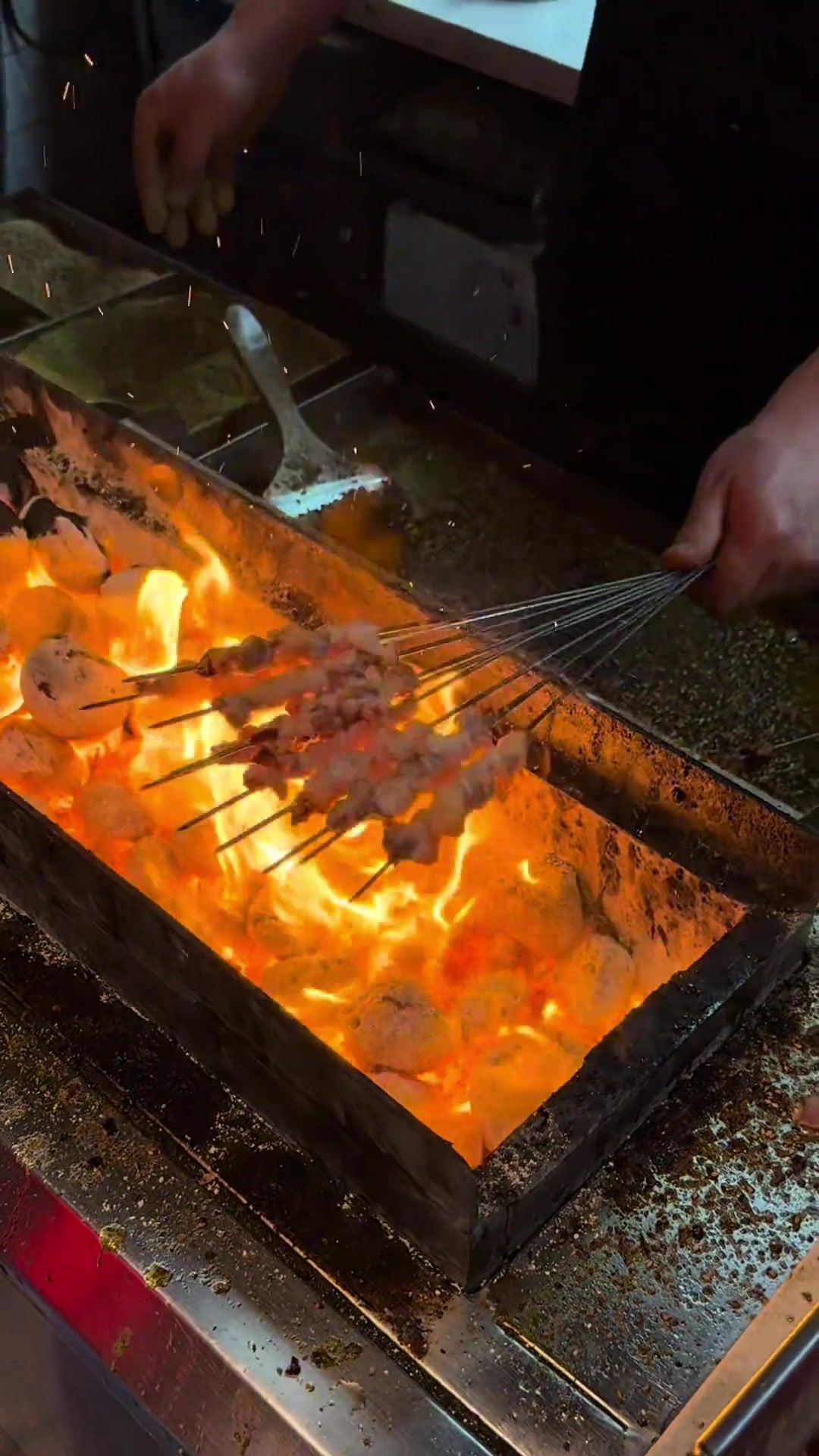 兰州明火烧烤，羊肉串，羊肉筋，酸辣羊肚都太好吃了
