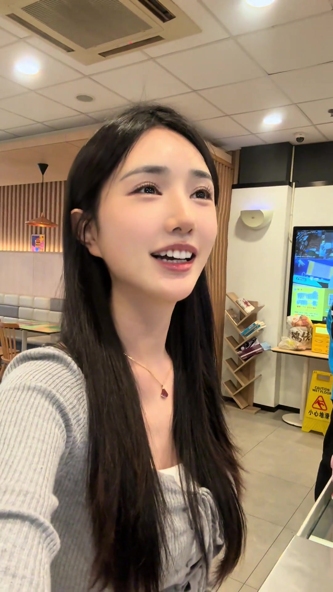 韩国人在上海买炸鸡，上海的炸鸡和可乐太神奇了