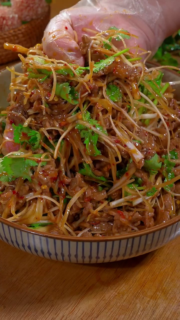 郑州美食:朋友们,这道葱丝凉拌牛肉真的绝了,有条件的一定要做