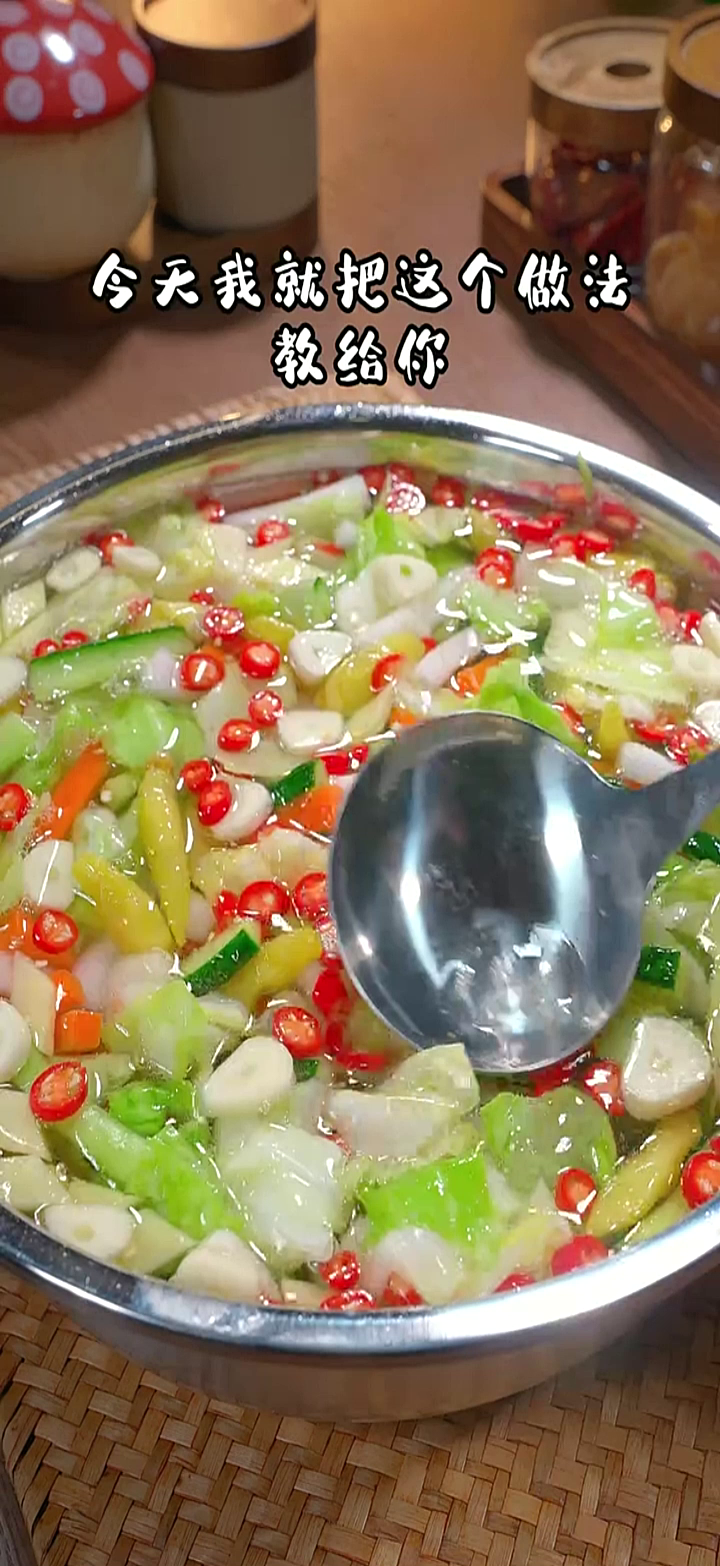 武汉美食:家庭版泡菜做法,酸辣微甜口感爽脆,做法简单易保存