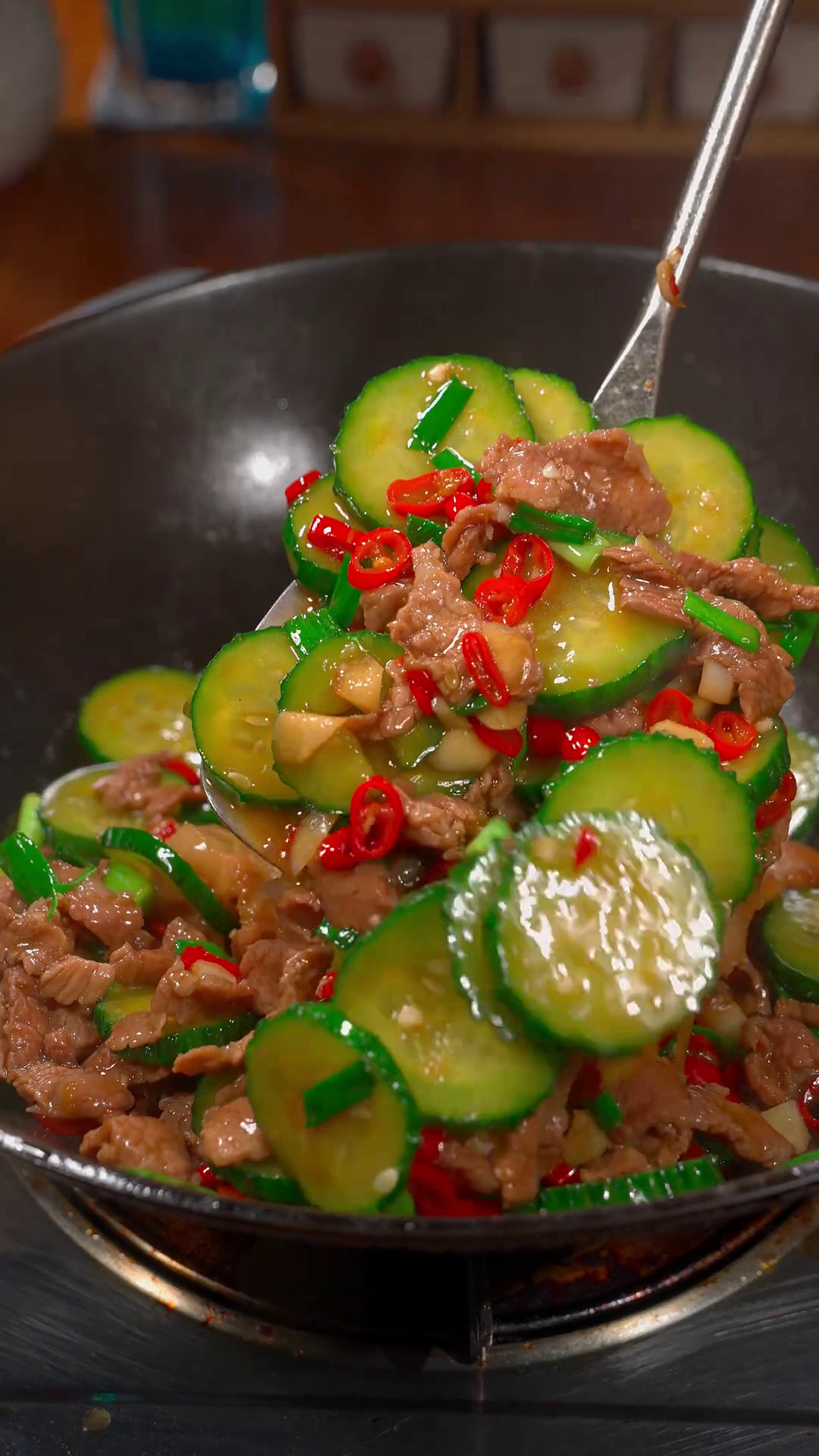 湖北美食:家常菜黄瓜炒肉像我这样炒,脆嫩爽口,香辣下饭家常菜