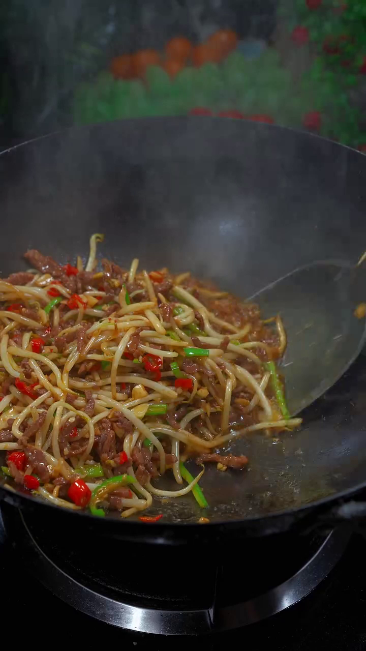 西安美食:这道菜特别好吃牛肉丝炒豆芽
