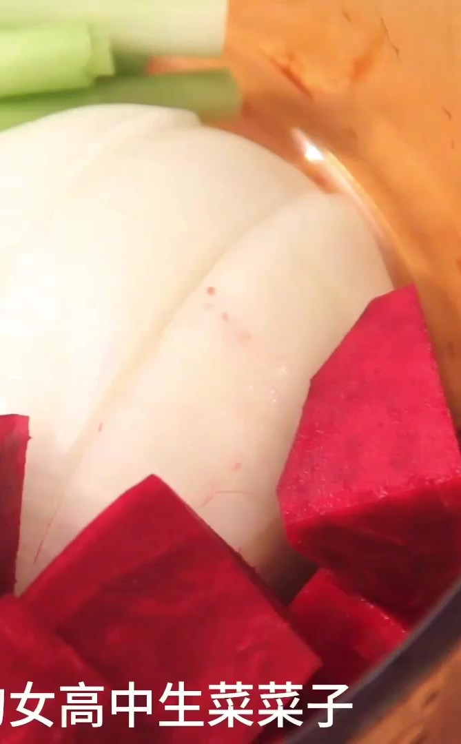 吃了女巫汤意面你也可以变出双腿勾引王子靴靴