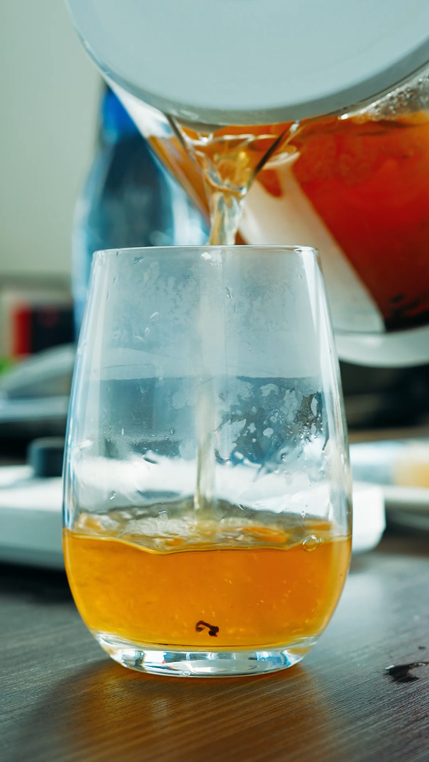 办公室煮养生茶,同事们一杯又一杯